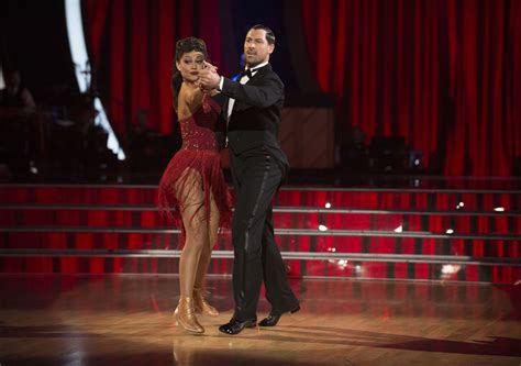 ‘DWTS’ Wardrobe Malfunction! Vanessa Lachey Loses Her Skirt